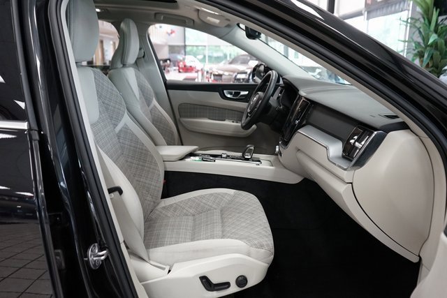 Used 2022 Volvo XC60 T8 Inscription Expression image 46