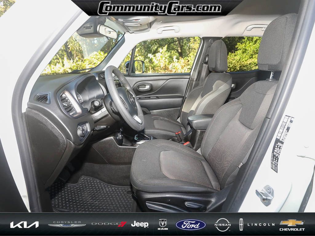 Used 2023 Jeep Renegade Latitude image 12