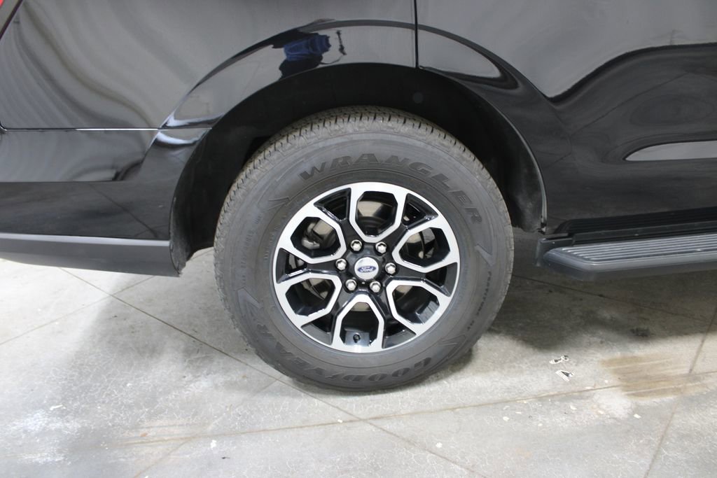 Used 2024 Ford Expedition XLT image 39