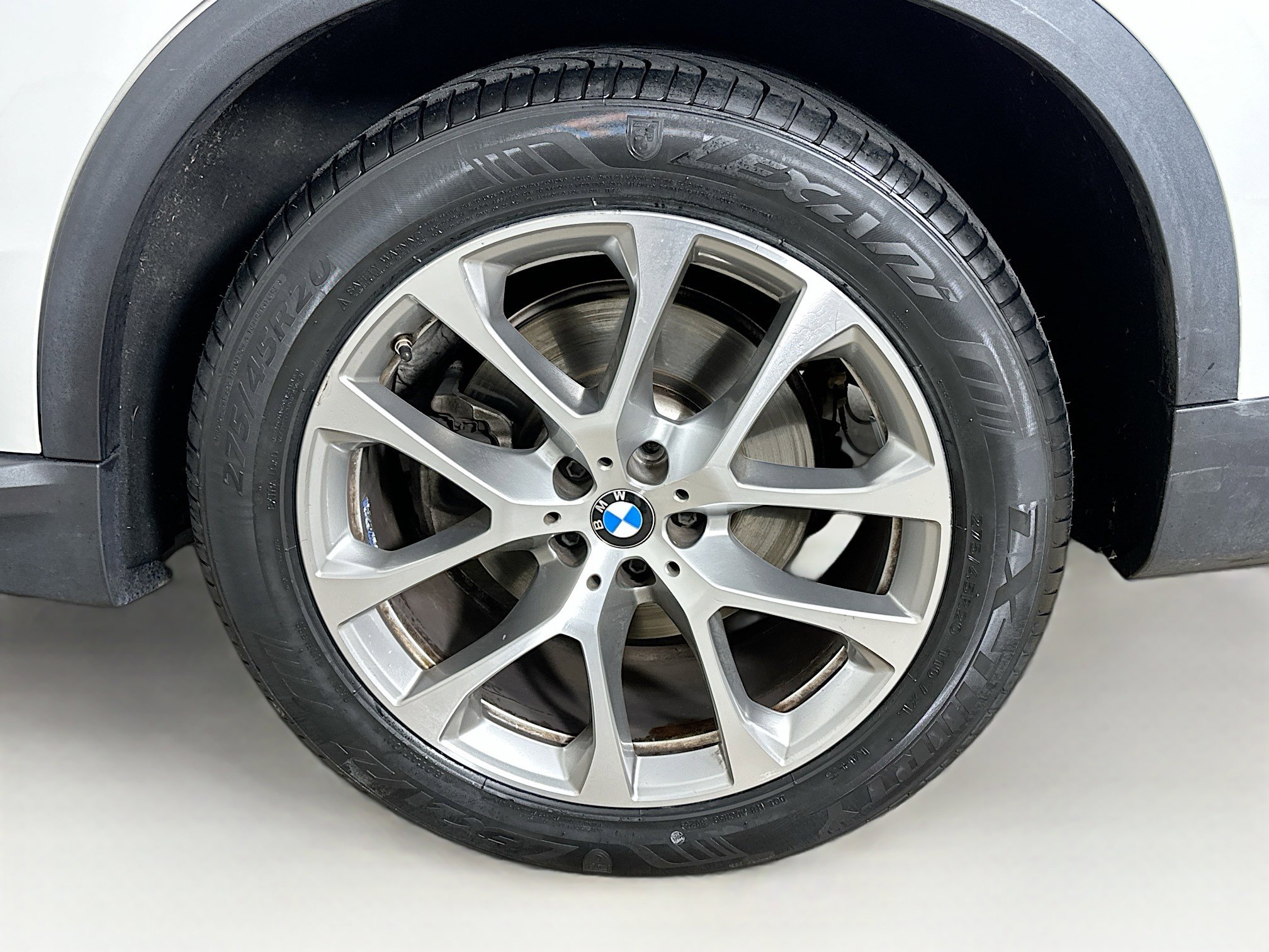 Used 2024 BMW X5 sDrive40i w/ Premium Package image 11