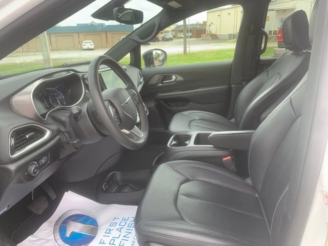 Used 2025 Chrysler Pacifica Select FWD image 22