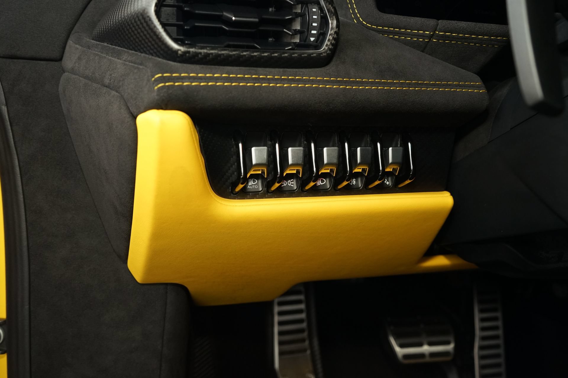 Used 2023 Lamborghini Huracan Tecnica RWD image 27