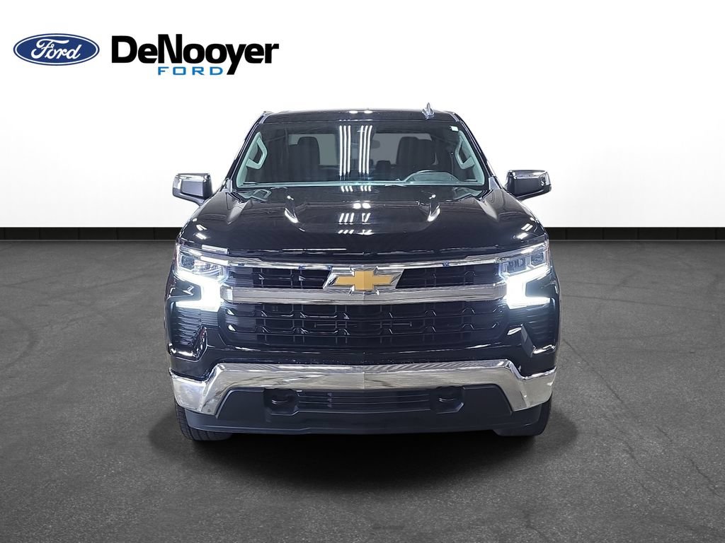 Used 2024 Chevrolet Silverado 1500 LT AWD/4WD image 2