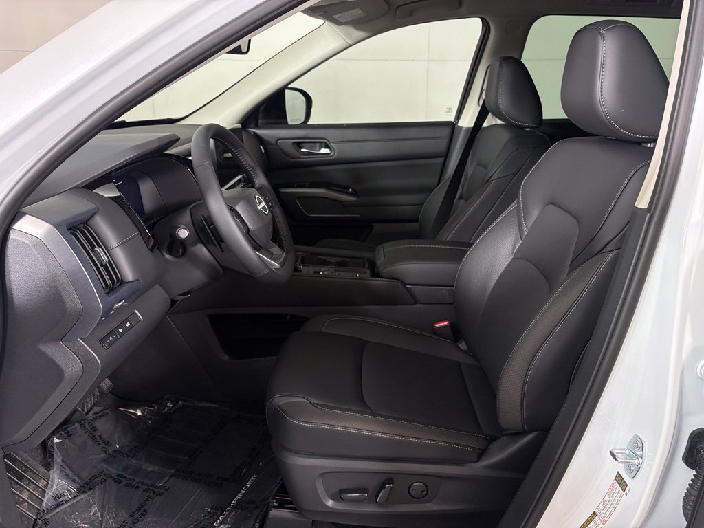 New 2026 Nissan Pathfinder SL FWD image 16