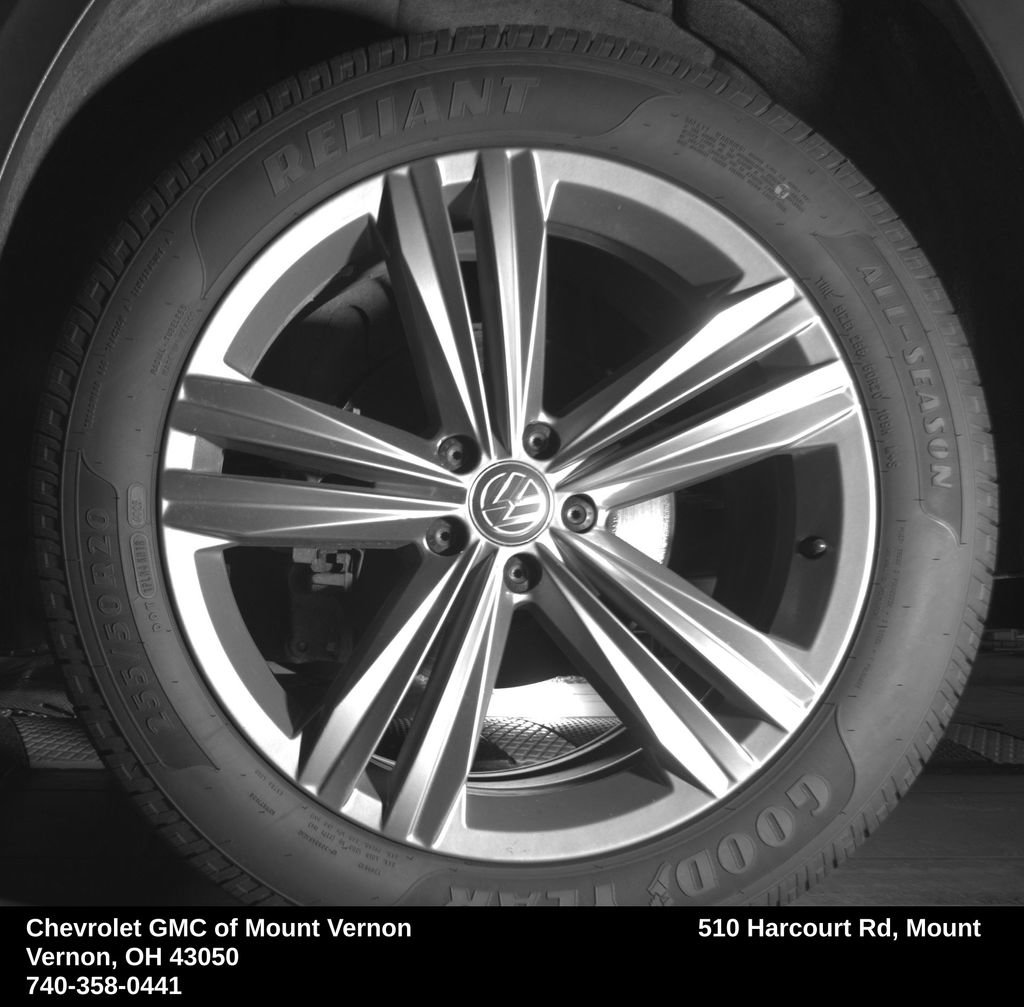 Used 2019 Volkswagen Atlas SEL R-Line AWD/4WD image 32