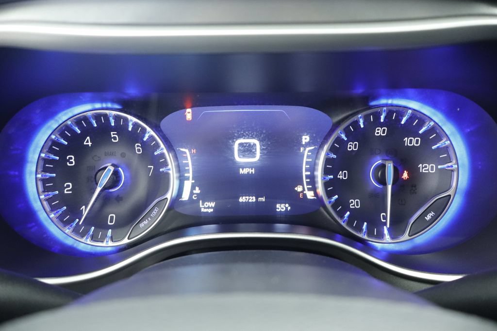 Certified 2023 Chrysler Pacifica Touring-L FWD image 29