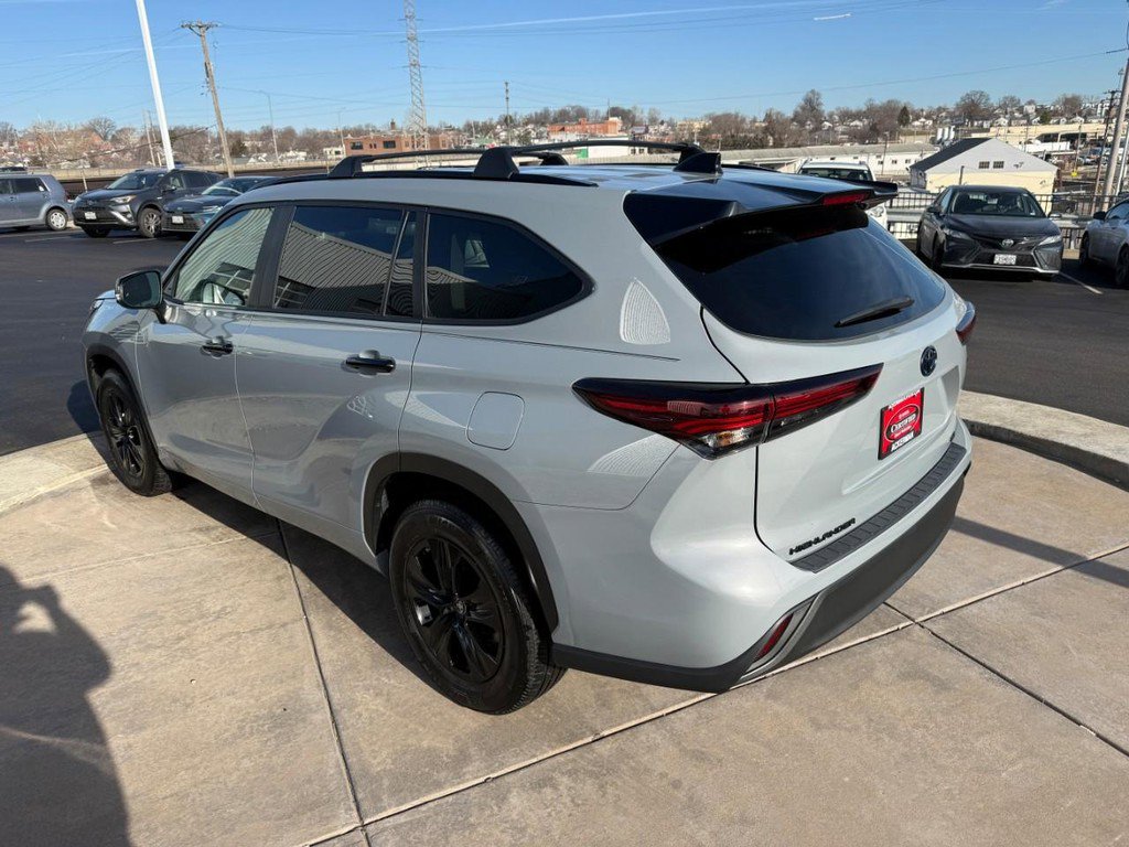Used 2024 Toyota Highlander XLE image 10