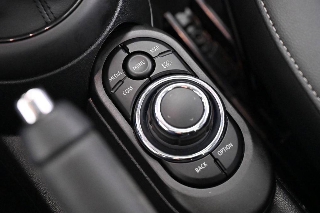 Certified 2023 MINI Cooper 4-Door Hardtop image 21