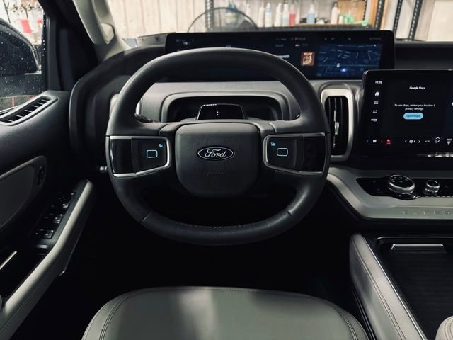 Used 2025 Ford Expedition Active image 35