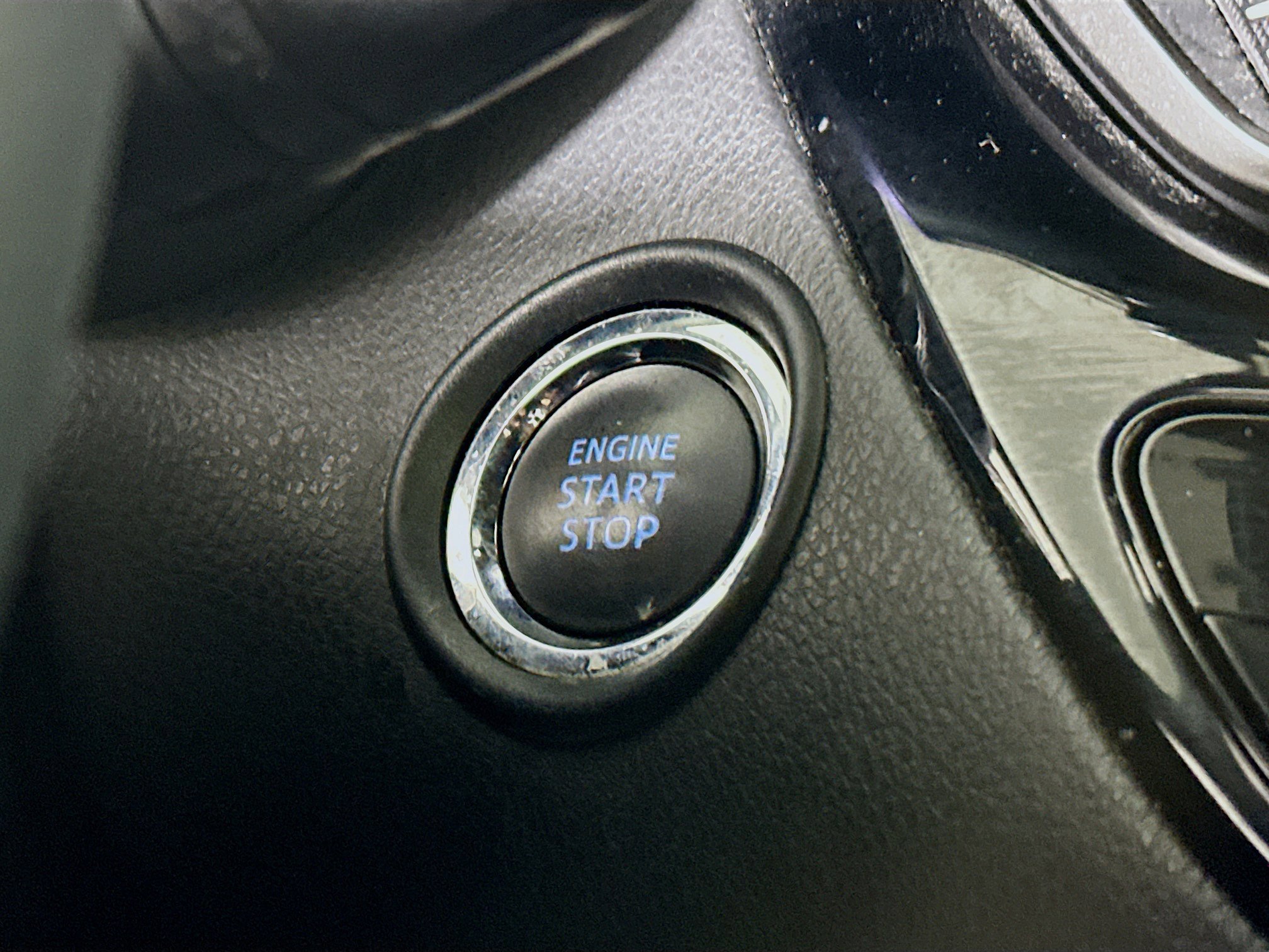 Used 2020 Toyota C-HR XLE FWD image 20