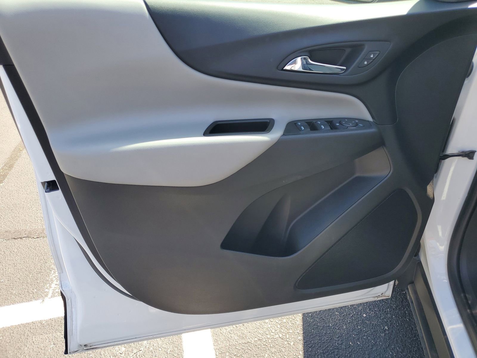 Used 2023 Chevrolet Equinox LS w/ LS Convenience Package image 8