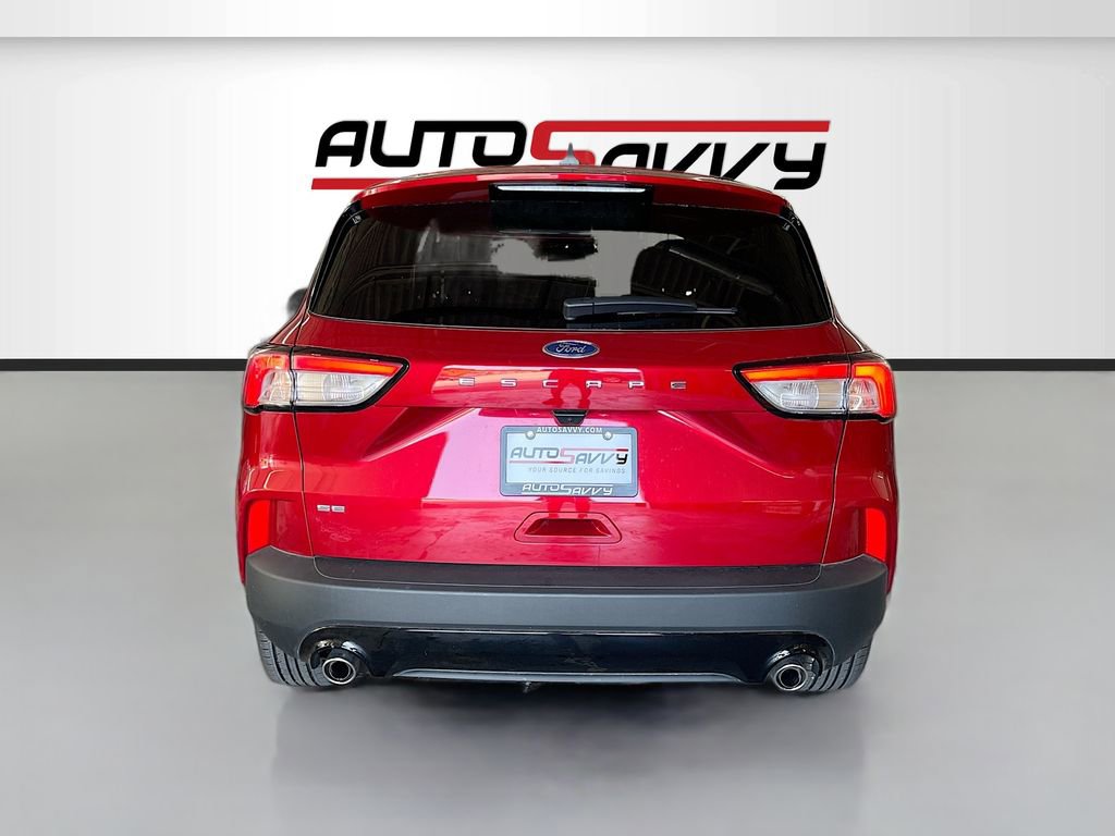 Used 2022 Ford Escape SE w/ SE Sport Appearance Package FWD image 6