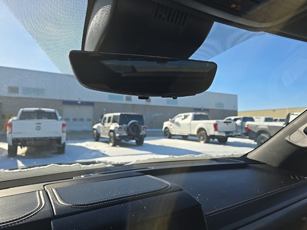 Used 2025 GMC Yukon XL AT4 w/ AT4 Premium Package image 22