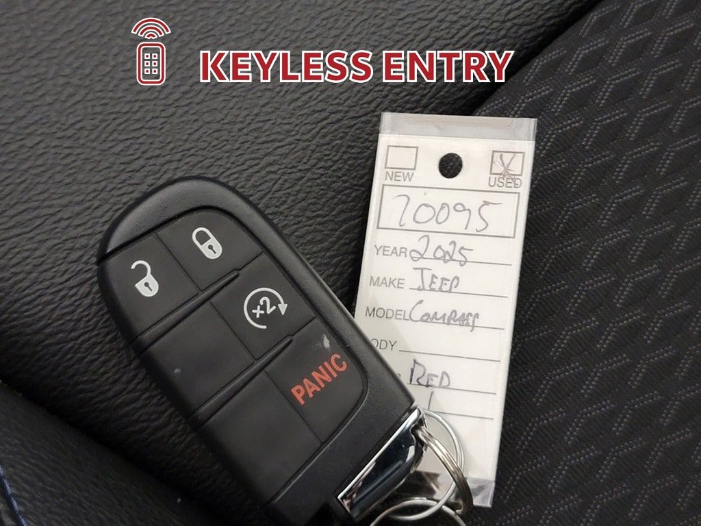 Used 2025 Jeep Compass Latitude AWD/4WD image 29