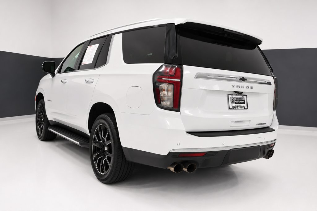 Used 2021 Chevrolet Tahoe Premier w/ Premium Package AWD/4WD image 3