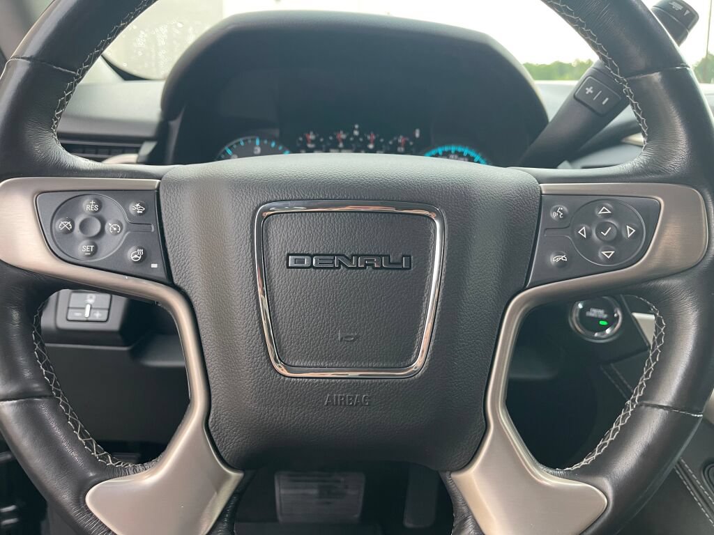Used 2018 GMC Yukon Denali w/ Open Road Package AWD/4WD image 17