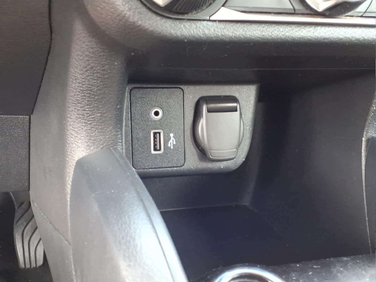Used 2021 Nissan Versa SV FWD image 12