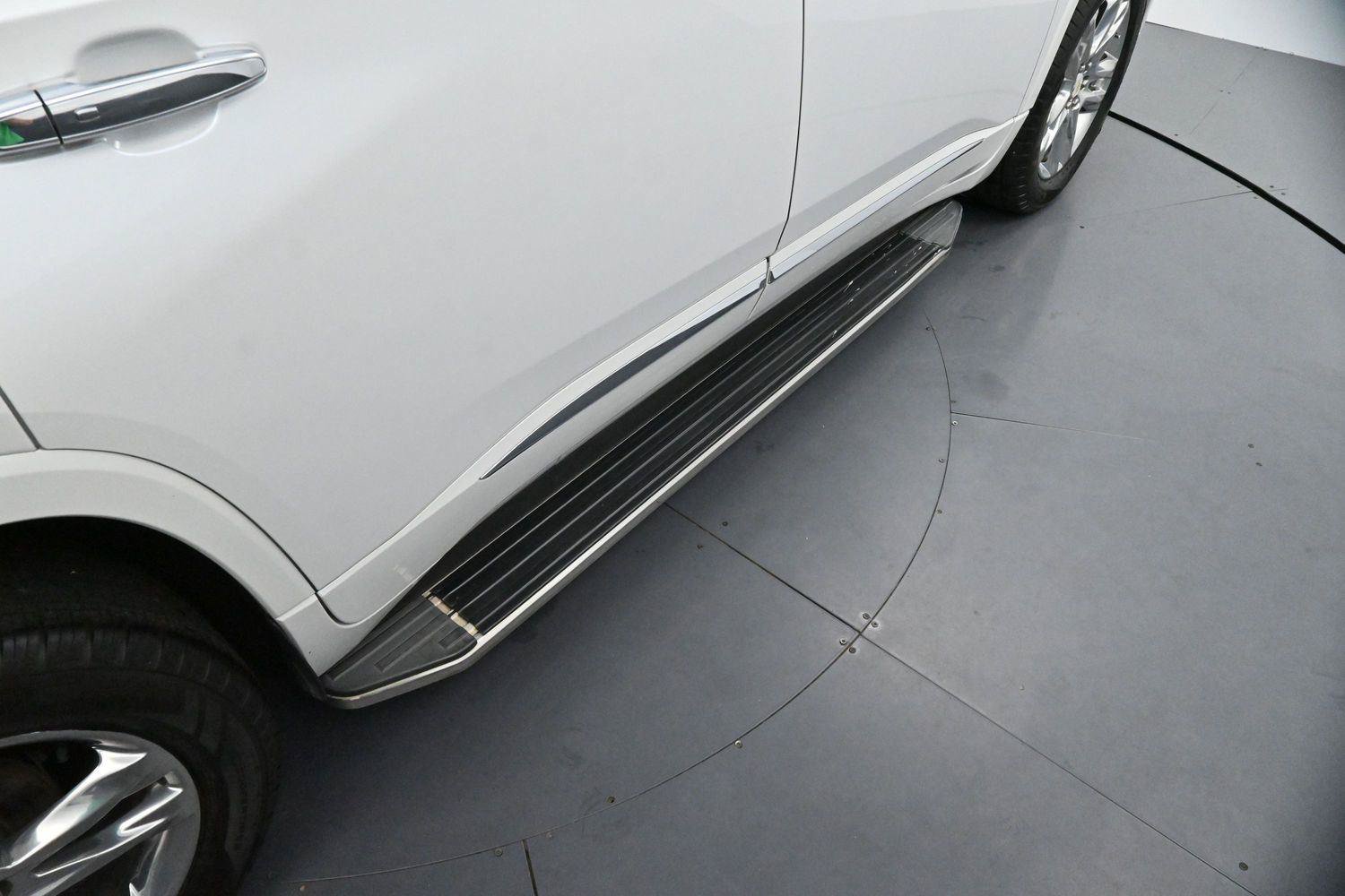 Used 2019 Chevrolet Traverse High Country w/ LPO, Floor Liner Package AWD/4WD image 9