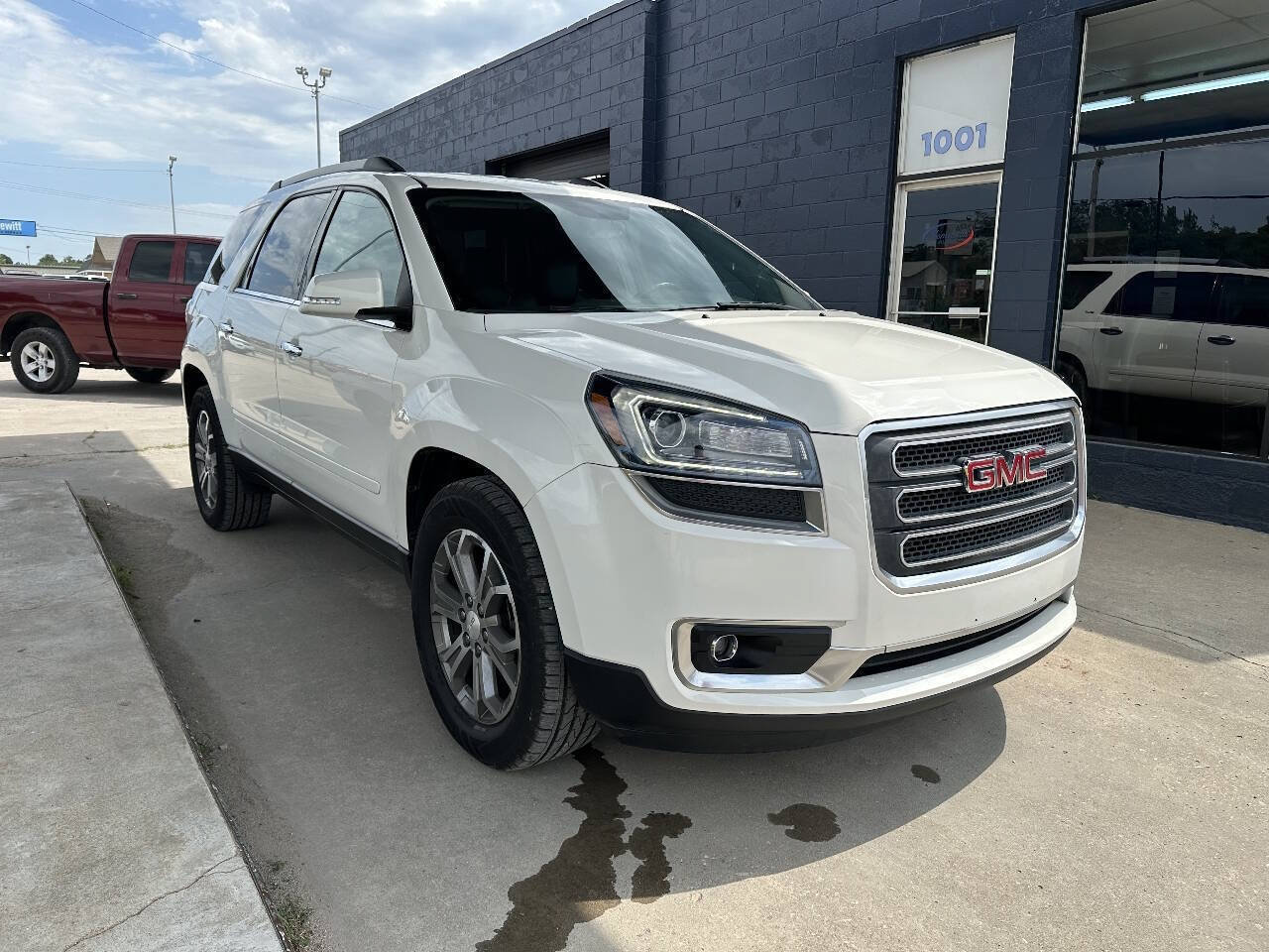 Used 2014 GMC Acadia SLT FWD image 2