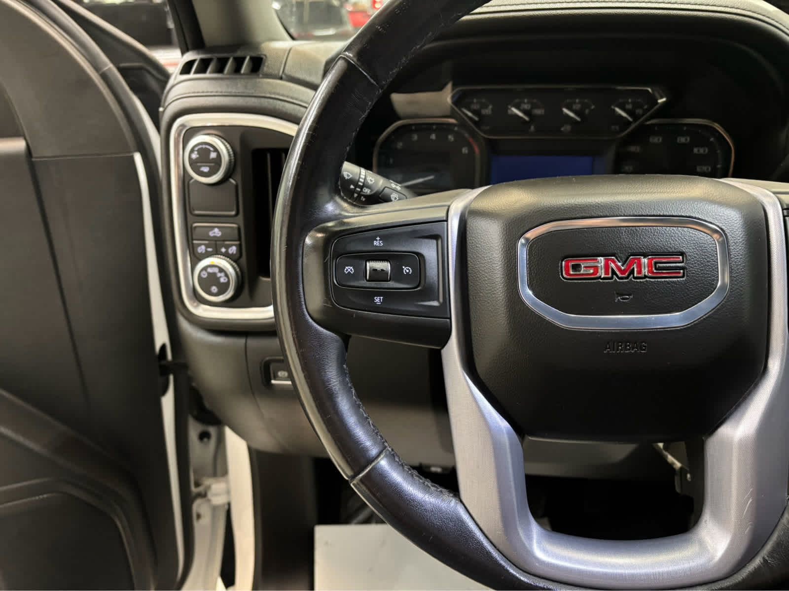 Used 2019 GMC Sierra 1500 SLE w/ Trailering Package RWD image 14