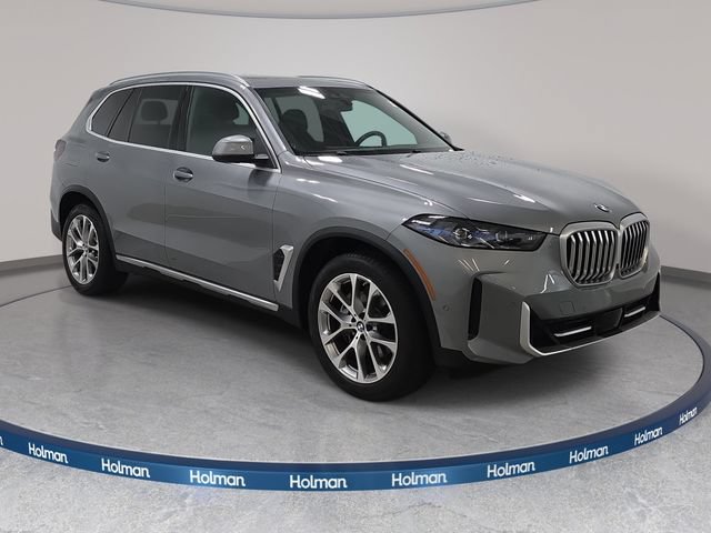 Used 2024 BMW X5 xDrive40i w/ Premium Package AWD/4WD image 4