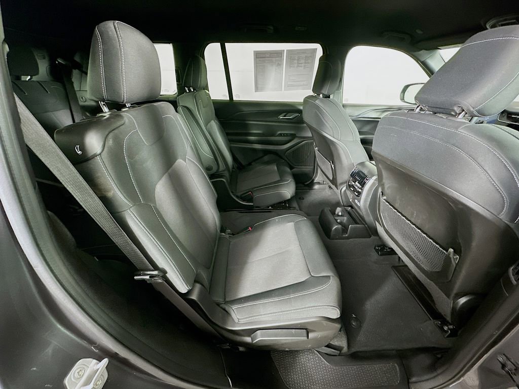 Certified 2025 Jeep Grand Cherokee L Laredo image 37