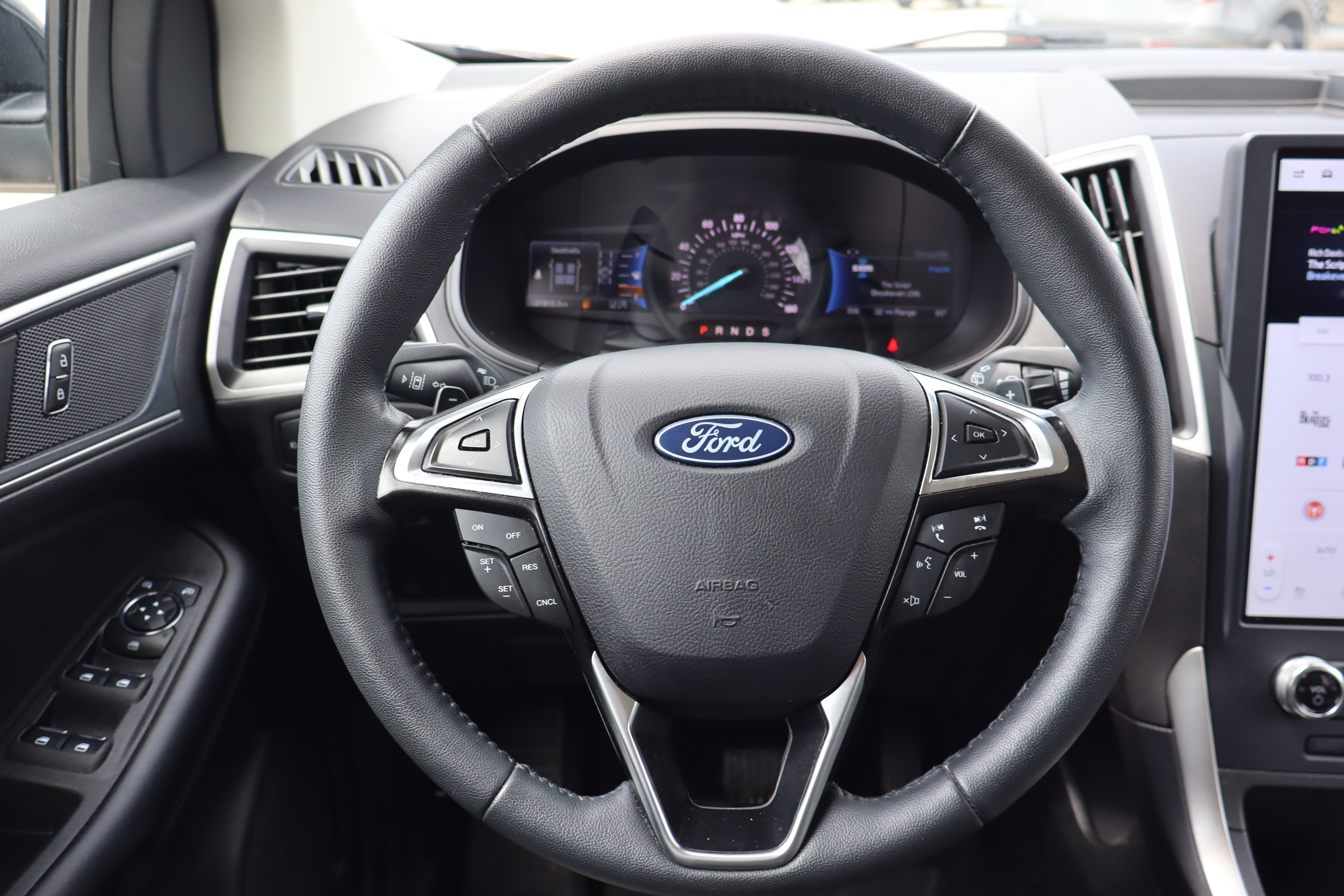Used 2023 Ford Edge SEL w/ Convenience Package AWD/4WD image 15