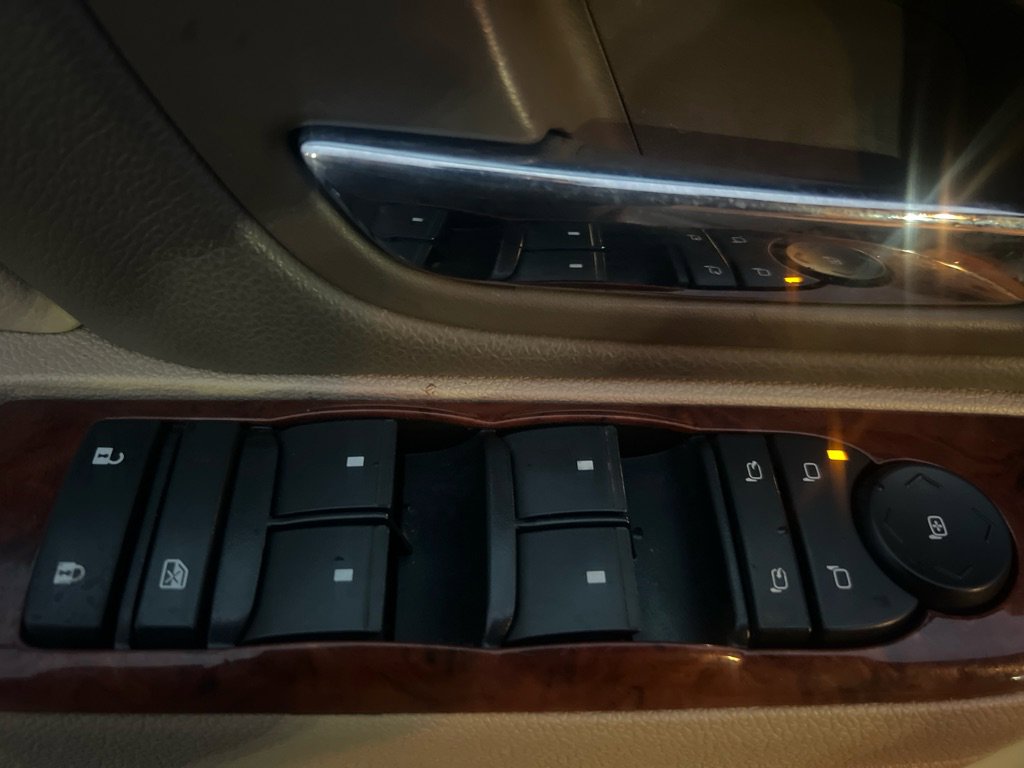 Used 2014 Chevrolet Tahoe LTZ image 27