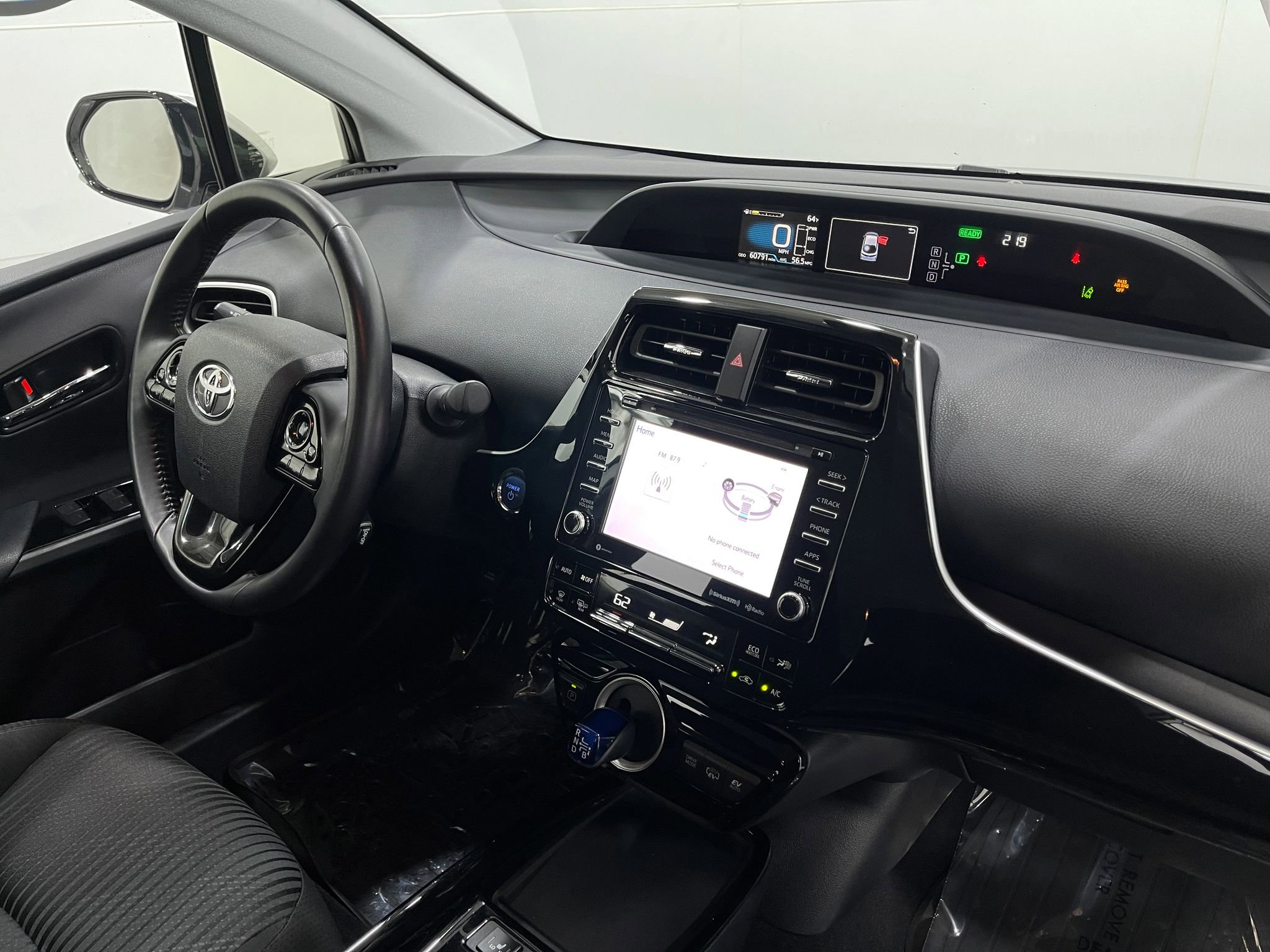 Used 2020 Toyota Prius Prime LE image 18