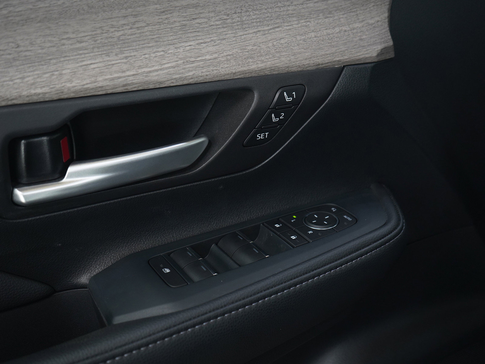 Used 2025 Toyota Grand Highlander AWD Hybrid image 24