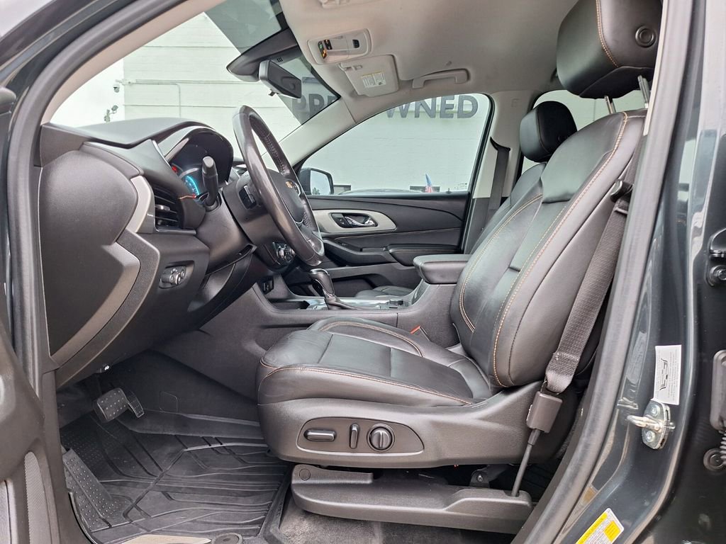 Used 2020 Chevrolet Traverse LT w/ LT Premium Package image 12