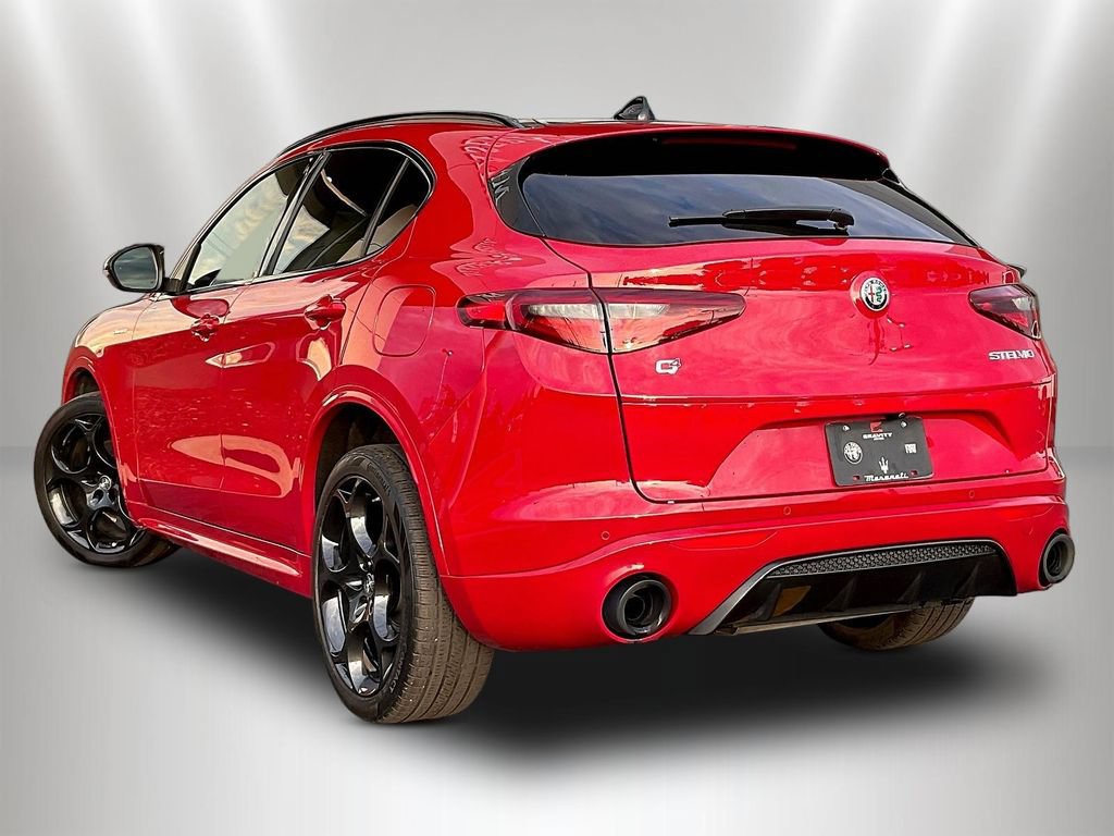 Used 2023 Alfa Romeo Stelvio Veloce AWD/4WD image 4