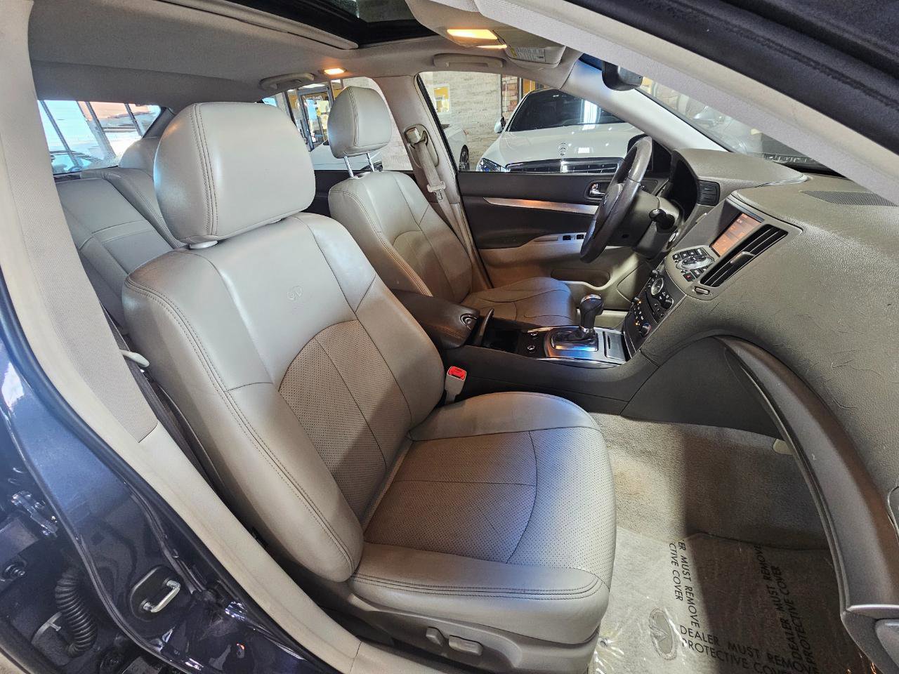 Used 2010 INFINITI G37 Journey w/ Premium Pkg image 10