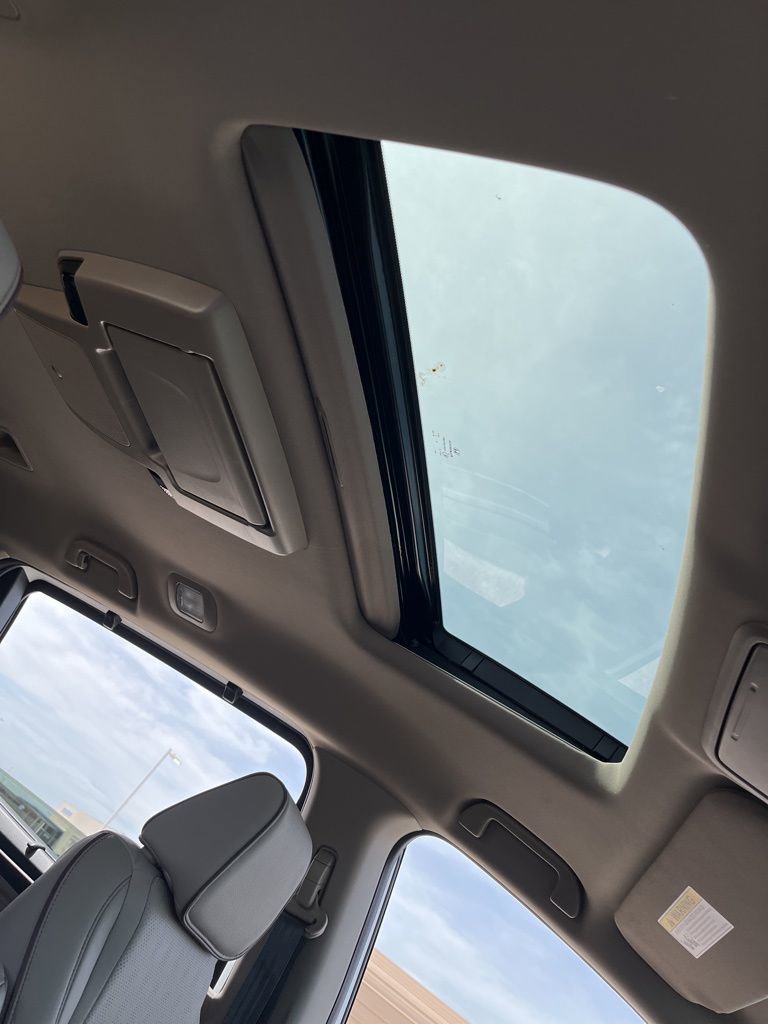 Certified 2024 Honda Odyssey Elite image 32