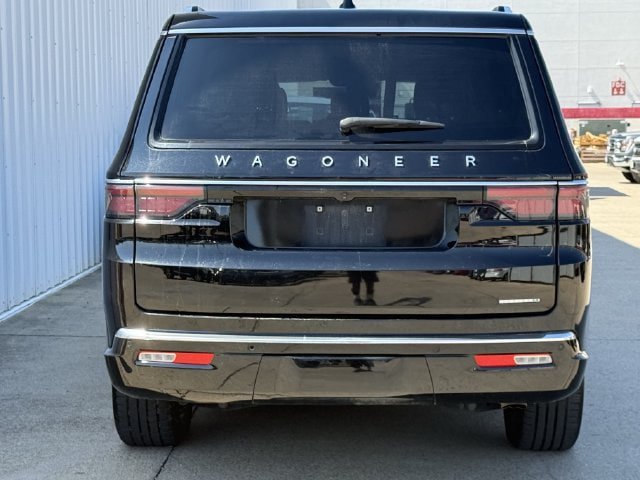 Used 2024 Jeep Wagoneer L Series II w/ Flexible Seating Group RWD image 5