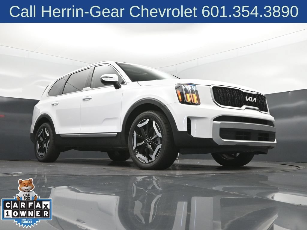 Used 2024 Kia Telluride EX w/ EX Captain's Chair Package FWD image 44