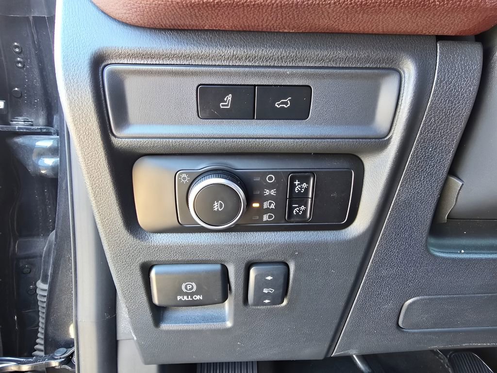 Used 2024 Ford Expedition Max Limited image 18