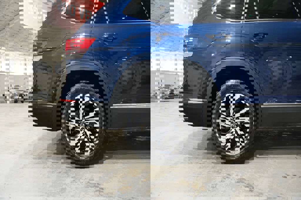 Used 2021 Volkswagen Atlas SEL Premium image 13