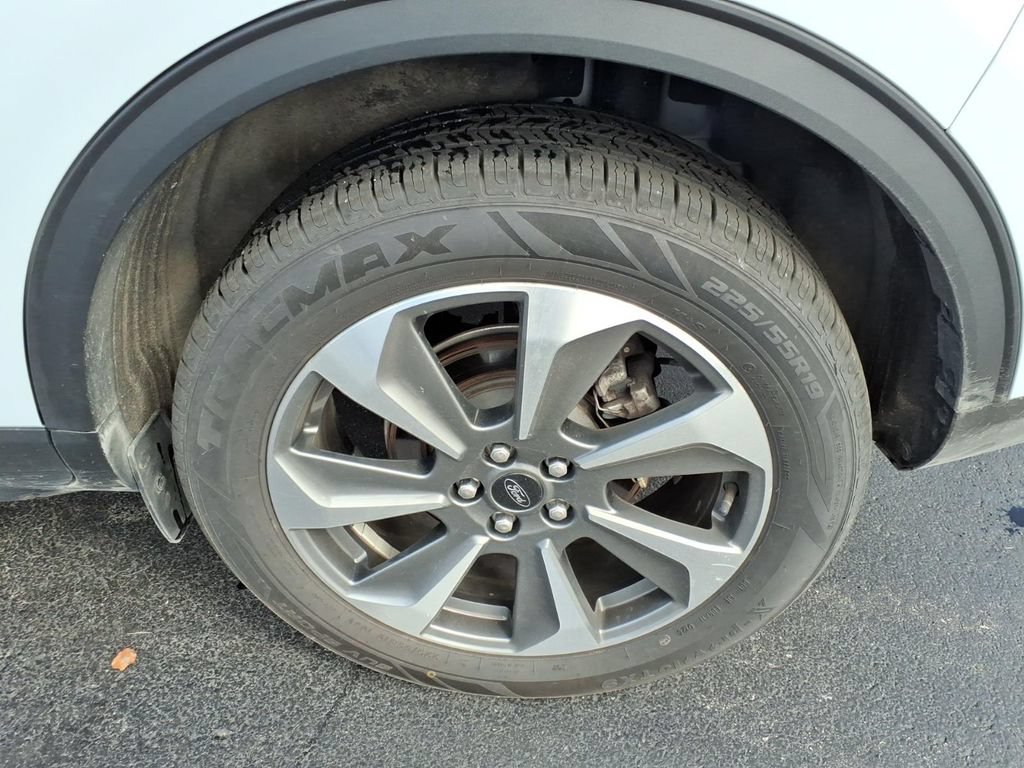 Used 2025 Ford Escape Platinum AWD/4WD image 7