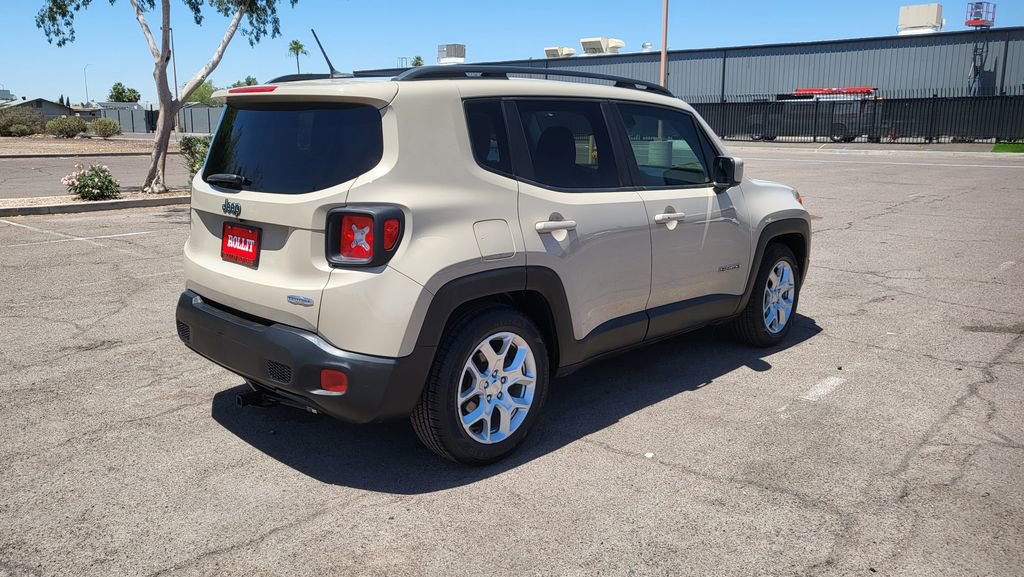 Used 2016 Jeep Renegade Latitude w/ Safety & Security Group FWD image 9