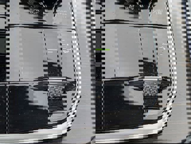 Used 2025 BMW X7 xDrive40i w/ Premium Package image 20