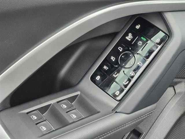 Used 2025 Audi Q5 Premium Plus w/ Premium Plus image 27