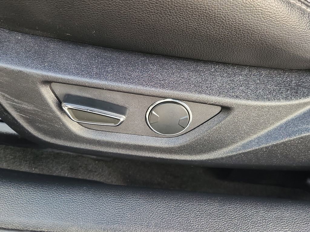 Used 2017 Ford Mustang Premium image 8