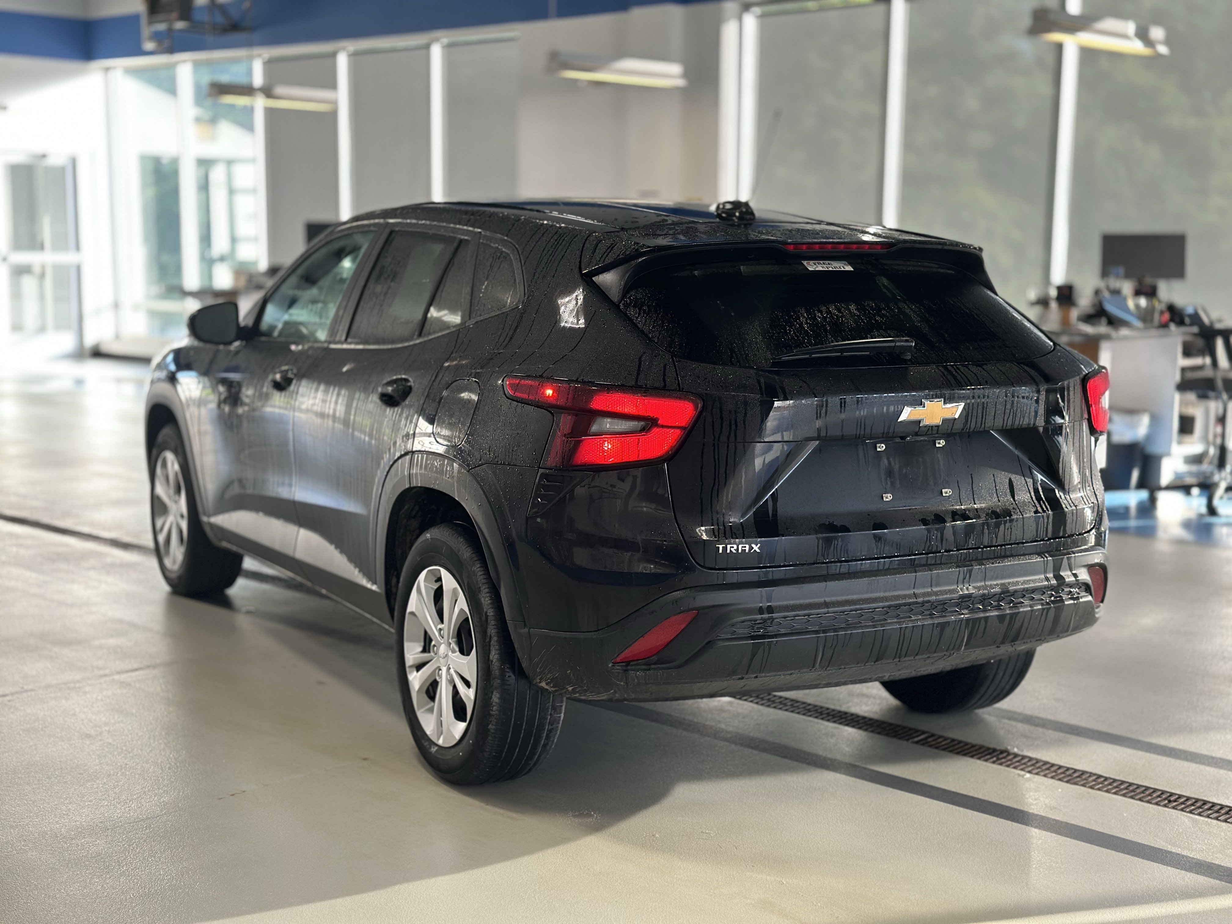 Used 2024 Chevrolet Trax LS FWD image 8
