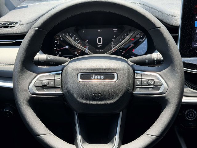 Used 2025 Jeep Compass Limited AWD/4WD image 19