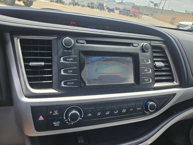 Used 2019 Toyota Highlander LE image 19