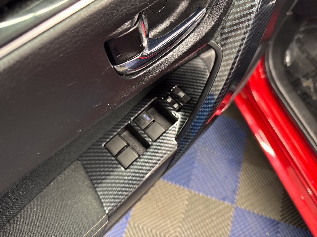 Used 2018 Toyota Corolla LE FWD image 13