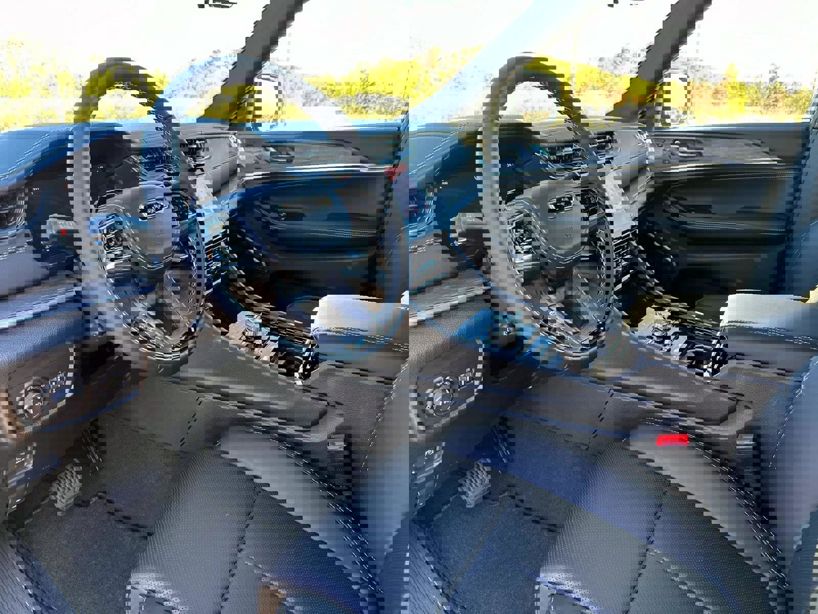 New 2025 Jeep Grand Cherokee L Overland w/ Advanced Protech Group III image 34