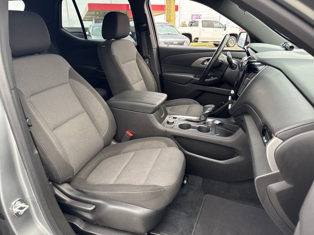 Used 2023 Chevrolet Traverse LT image 13