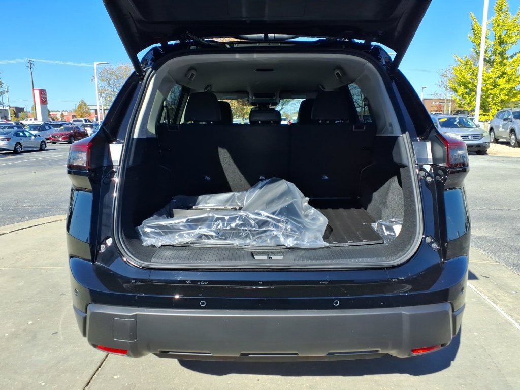 New 2027 Nissan Rogue SV w/ Rock Creek Premium Package AWD/4WD image 9